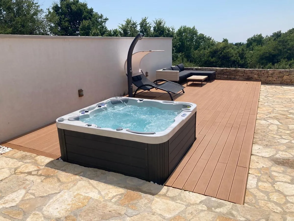 Vila Majda Cabrunici 0*,
