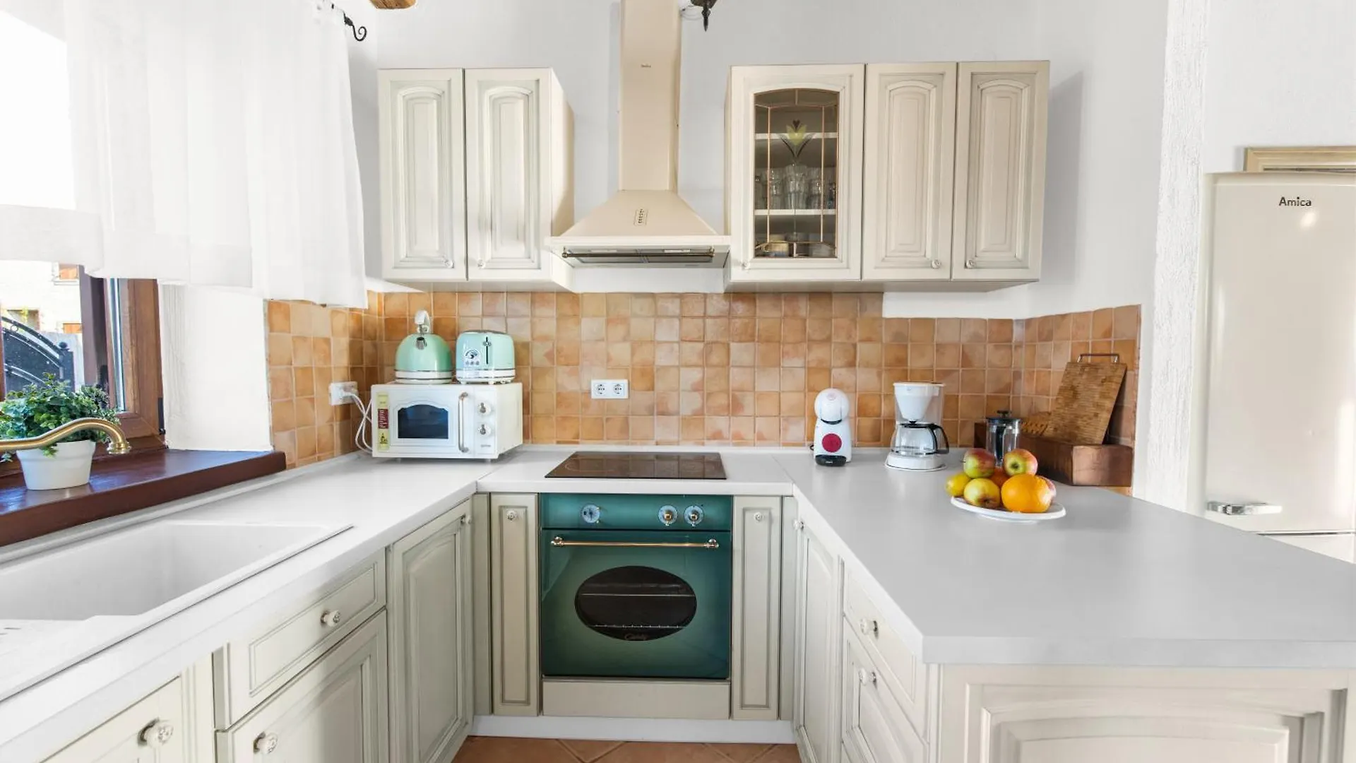 Vila Majda Cabrunici Villa
