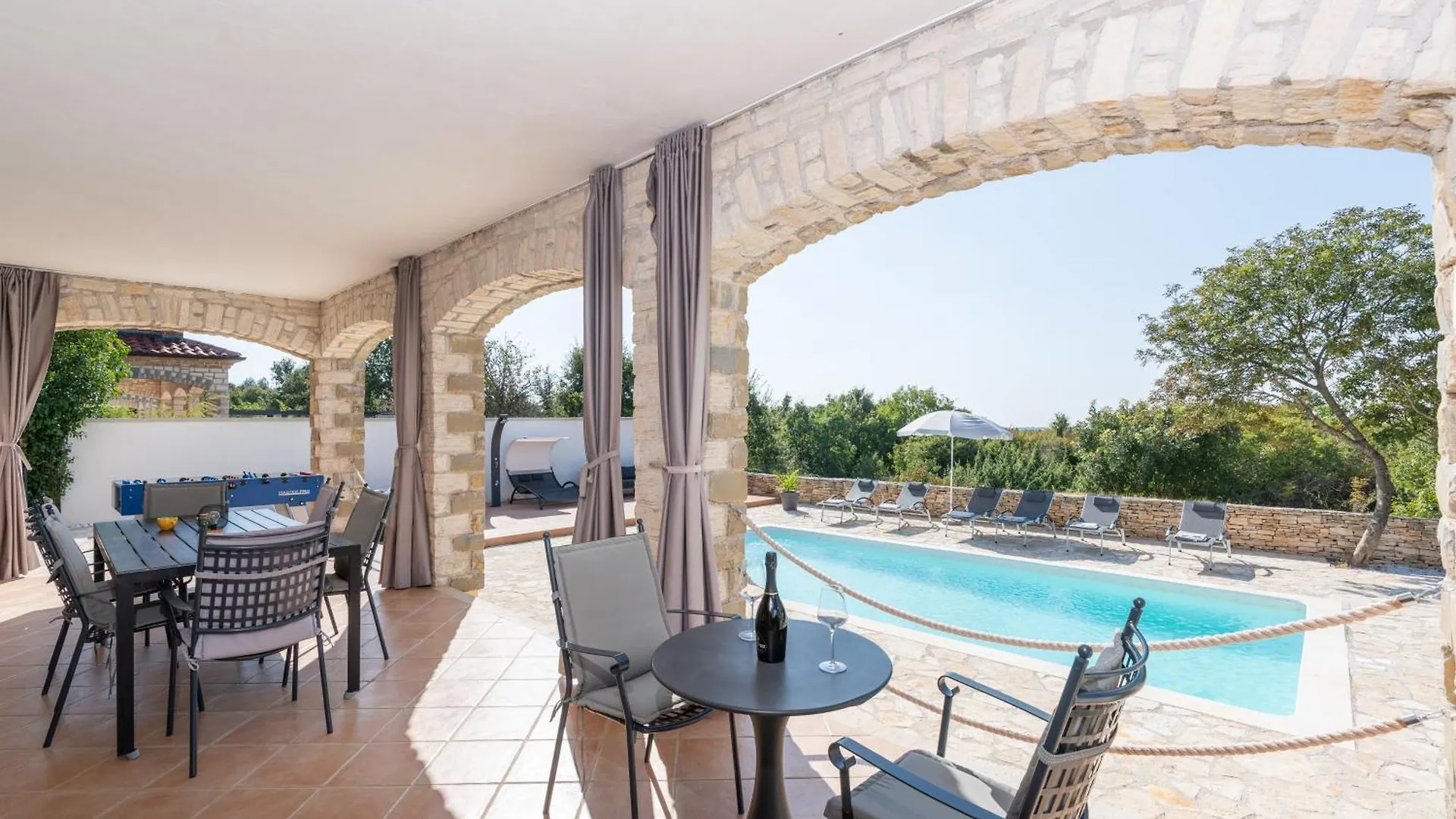 Vila Majda Cabrunici